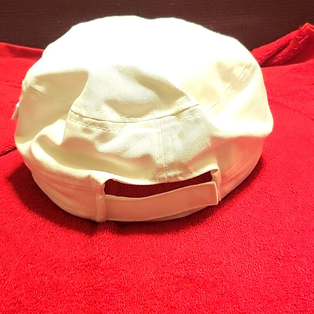 White cap - Picture 3 of 3
